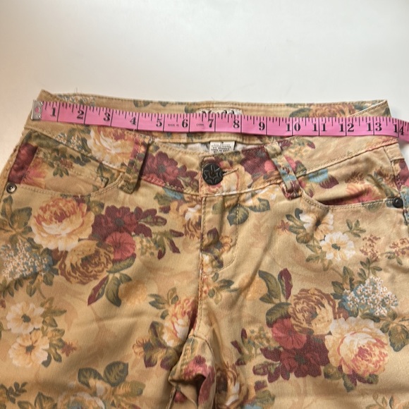 MUDD Floral Skinny Jeans - Picture 10 of 12